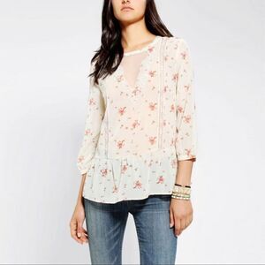 Pins and Needles Floral Peplum Button Back Top medium